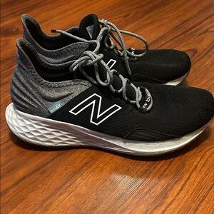 New Balance Men’s Fresh Foam Roav Black & Gray Athletic Sneakers Sz 10